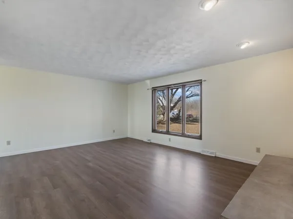 $381,500 | 12292 Indian Trail Road, Geneseo, IL 61254