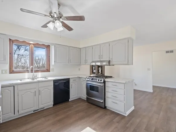 $381,500 | 12292 Indian Trail Road, Geneseo, IL 61254