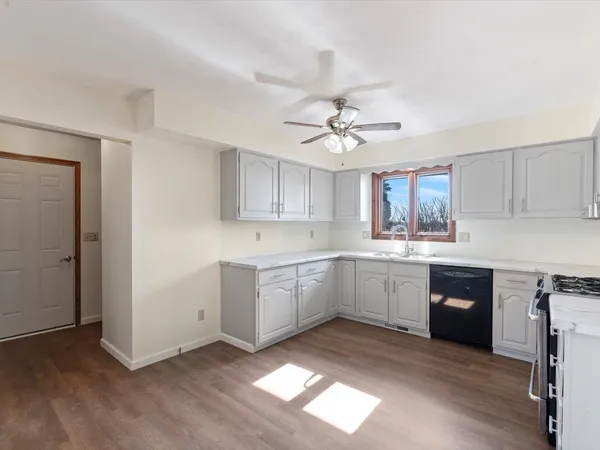 $381,500 | 12292 Indian Trail Road, Geneseo, IL 61254