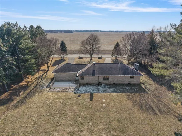 $381,500 | 12292 Indian Trail Road, Geneseo, IL 61254