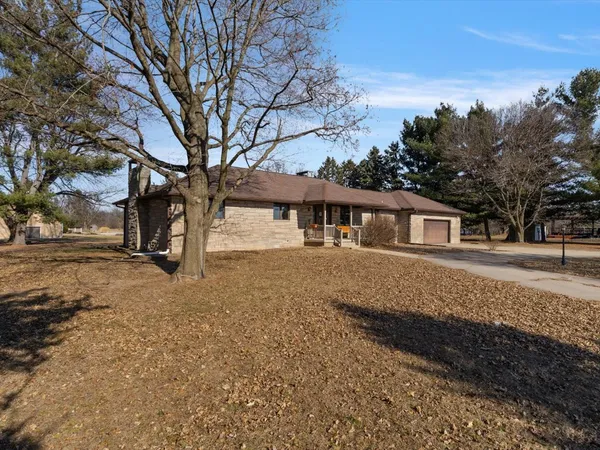 $381,500 | 12292 Indian Trail Road, Geneseo, IL 61254