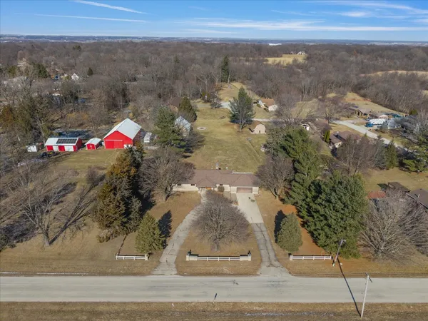$381,500 | 12292 Indian Trail Road, Geneseo, IL 61254