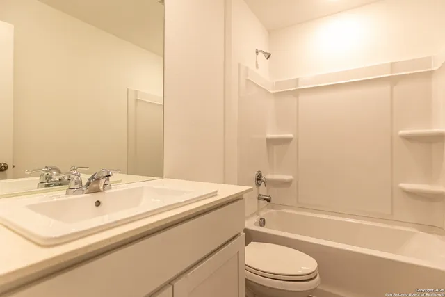 $1,800 | 12136 La Cuchilla San Antonio Tx 78245, San Antonio, TX 78245