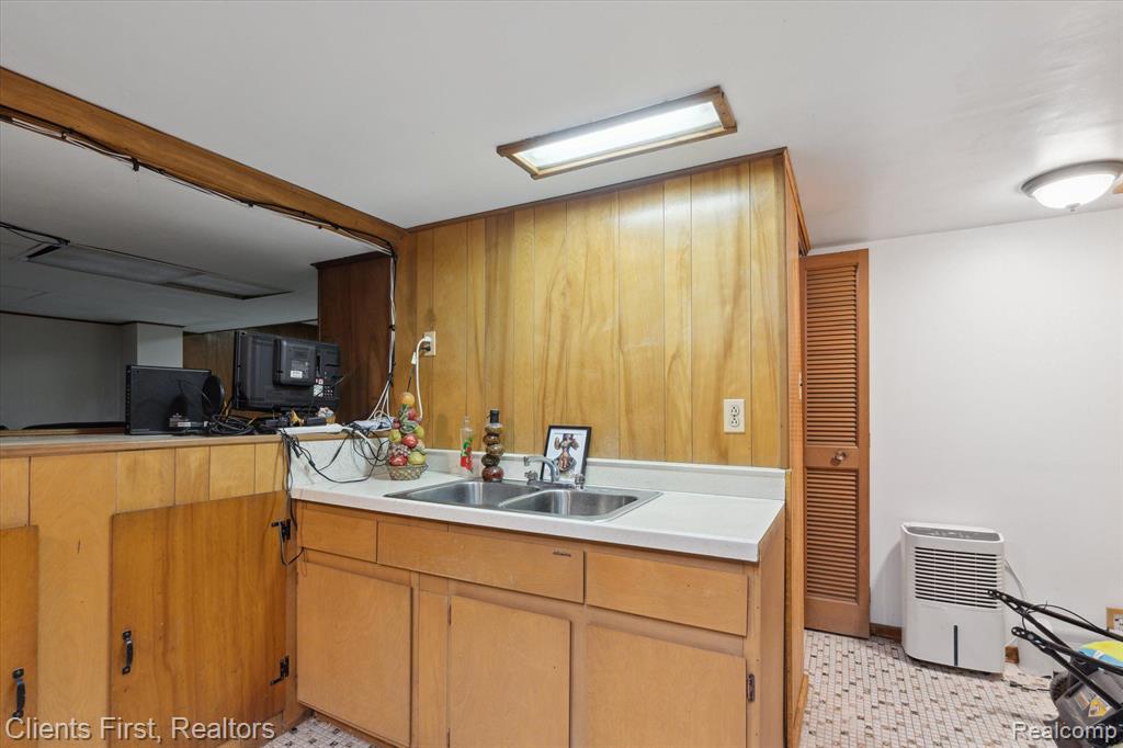 19000 Champaign Road Allen Park, MI 48101 - Photo 25 of 42 Gallery Image 25