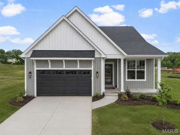 $643,072 | 366 Strawberry Grove Drive, St. Peters, MO 63376