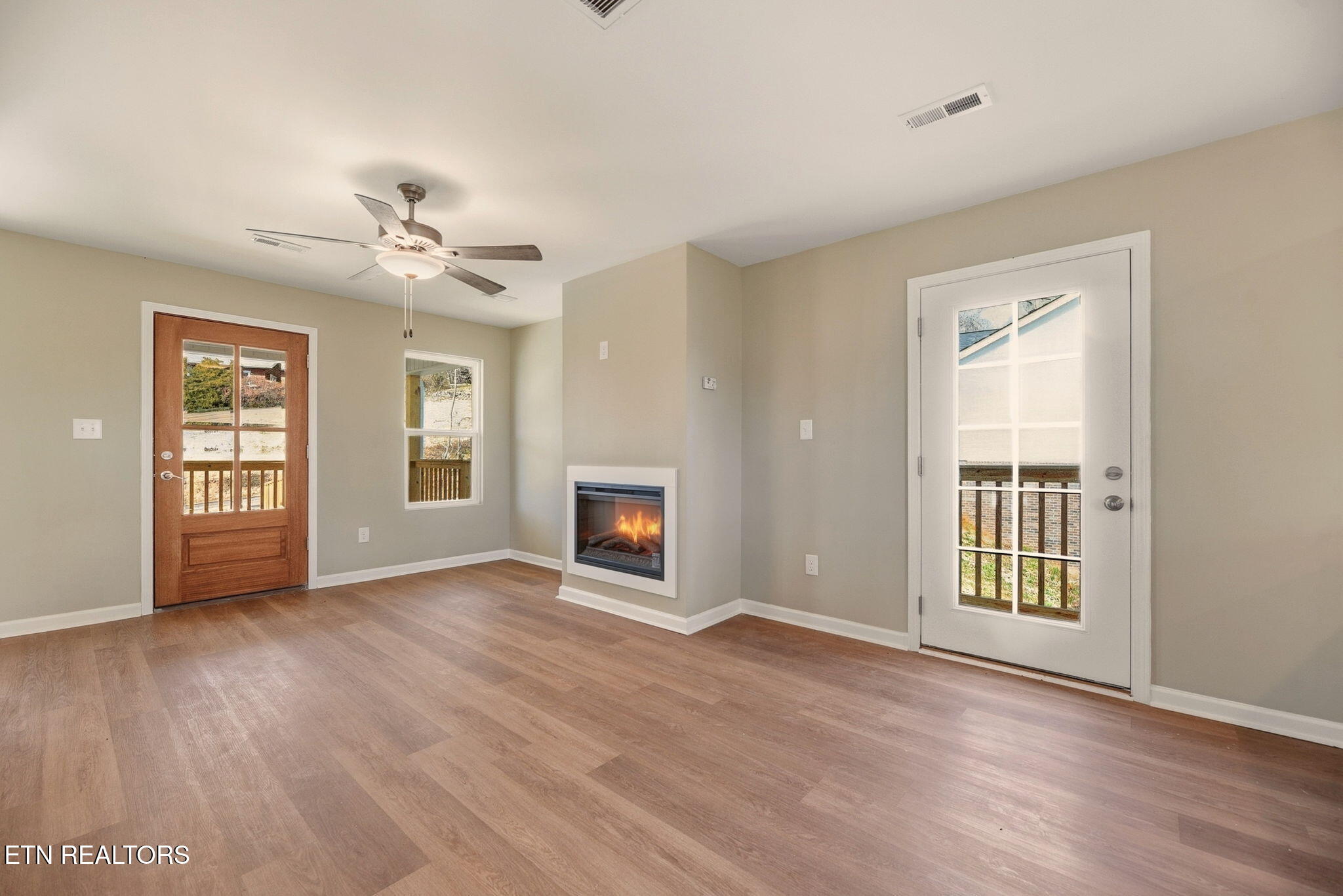 136 California Avenue Oak Ridge, TN 37830 - Photo 7 of 23 8-web-or-mls-Clfrn136 (20)_with_fire