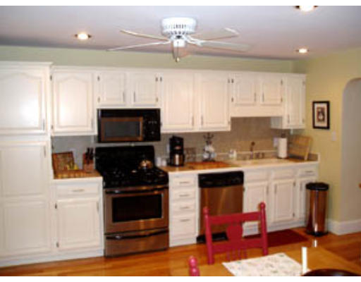 762 East 5th Street, Unit 2 Boston, MA 02127 - Photo 4 of 11