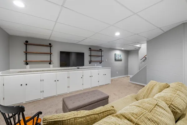 $475,000 | 4 Avalon Place, West Brookfield, MA 01585