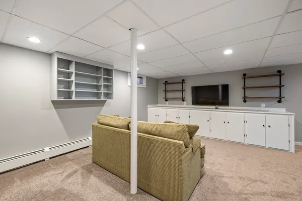 $475,000 | 4 Avalon Place, West Brookfield, MA 01585