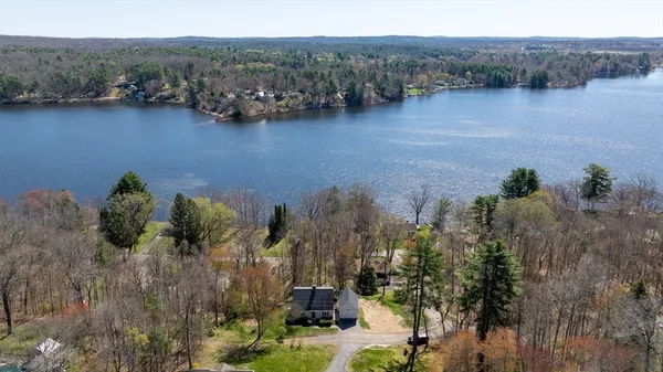 $475,000 | 4 Avalon Place, West Brookfield, MA 01585