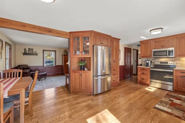 $475,000 | 4 Avalon Place, West Brookfield, MA 01585