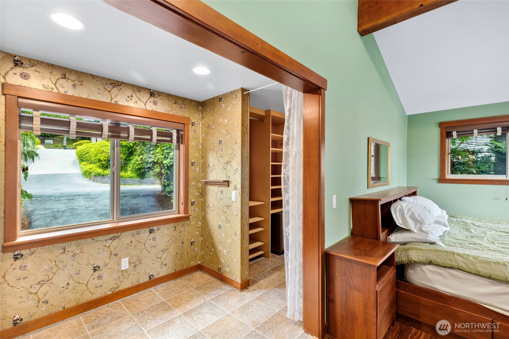 10320 Kay Way Mukilteo, WA 98275 - Photo 13 of 40