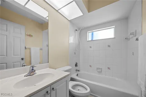 $250,000 | 117 Southeast 10th Terrace, Cape Coral, FL 33990