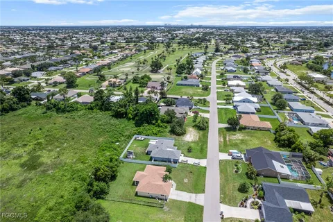 $250,000 | 117 Southeast 10th Terrace, Cape Coral, FL 33990