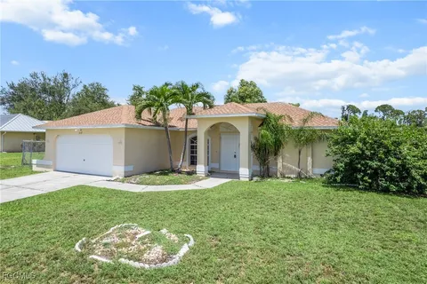 $250,000 | 117 Southeast 10th Terrace, Cape Coral, FL 33990