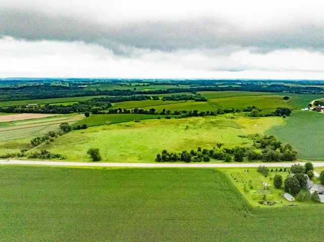 $375,000 | W11851 State Road 16, Columbus, WI 53925