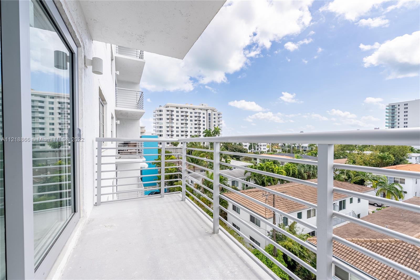 1450 Lincoln Road, Unit 608 Miami Beach, FL 33139 - Photo 3 of 22 Gallery Image 3