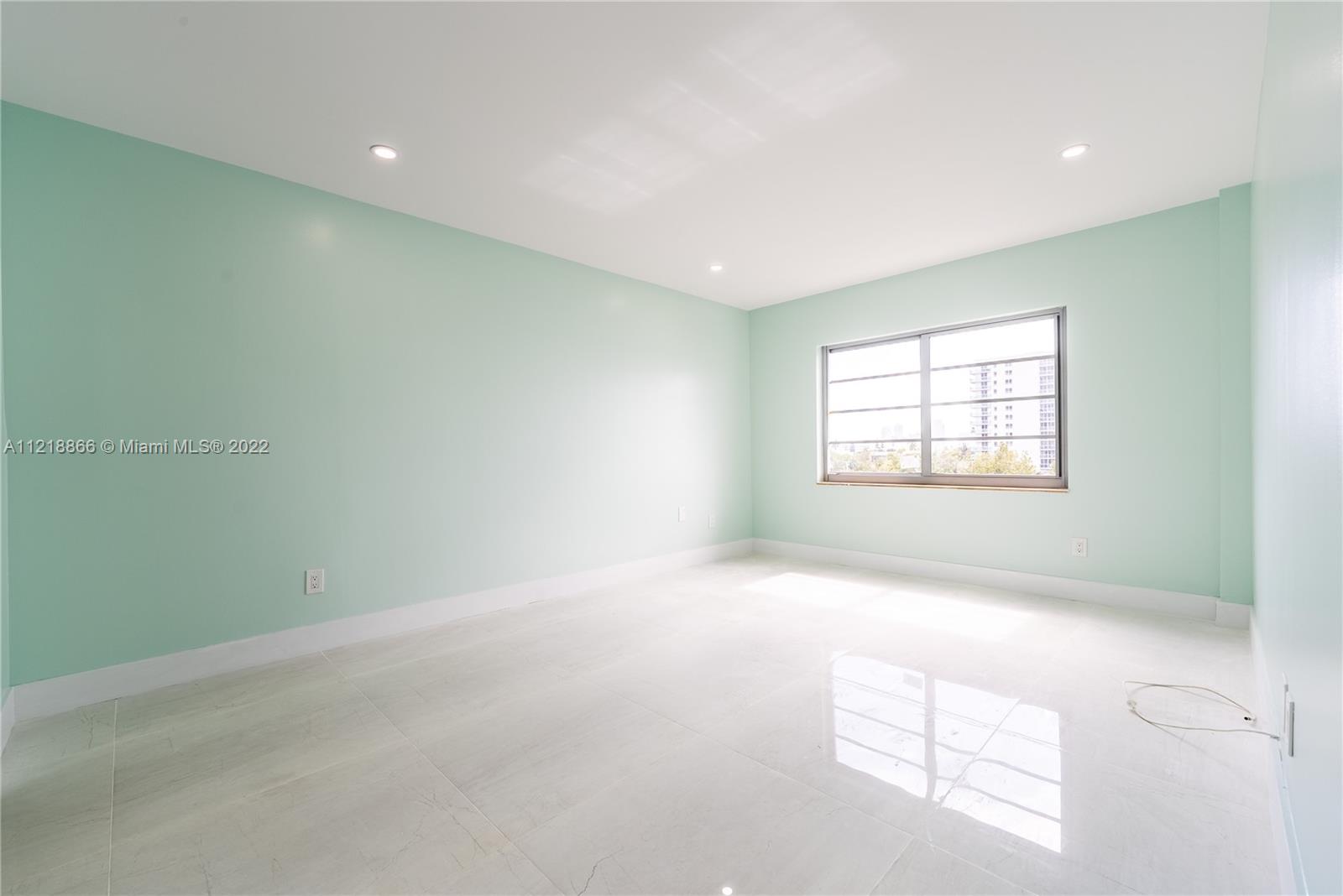 1450 Lincoln Road, Unit 608 Miami Beach, FL 33139 - Photo 7 of 22 Gallery Image 7