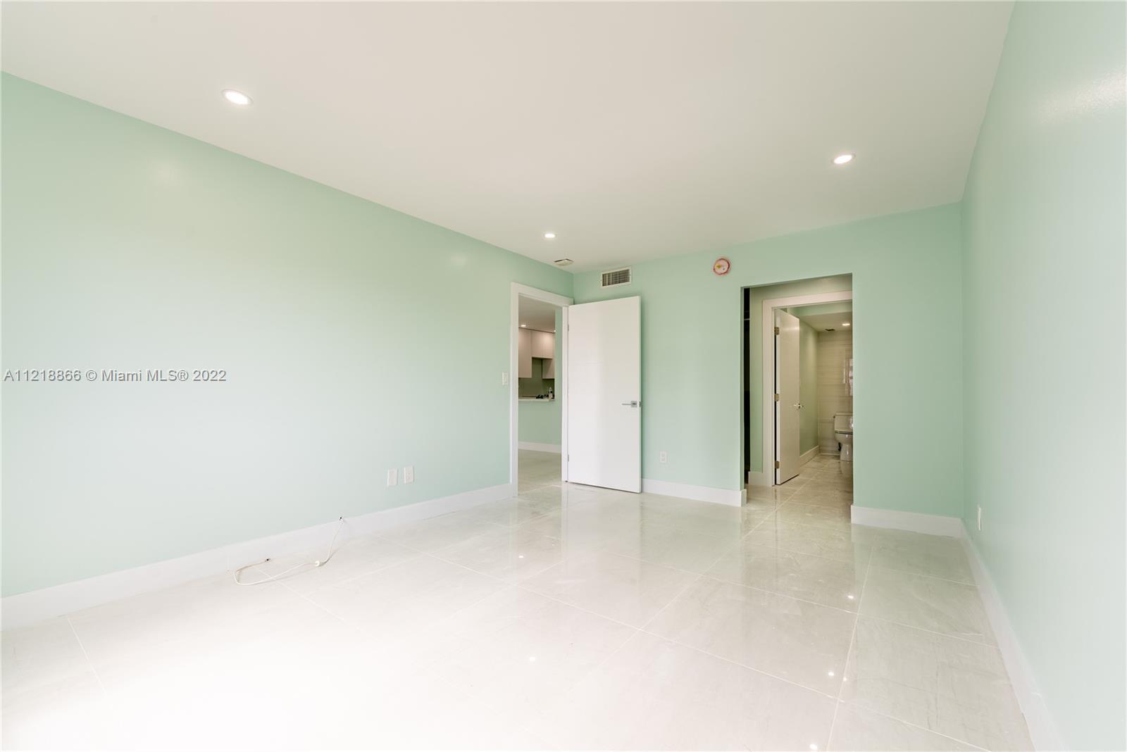 1450 Lincoln Road, Unit 608 Miami Beach, FL 33139 - Photo 8 of 22 Gallery Image 8