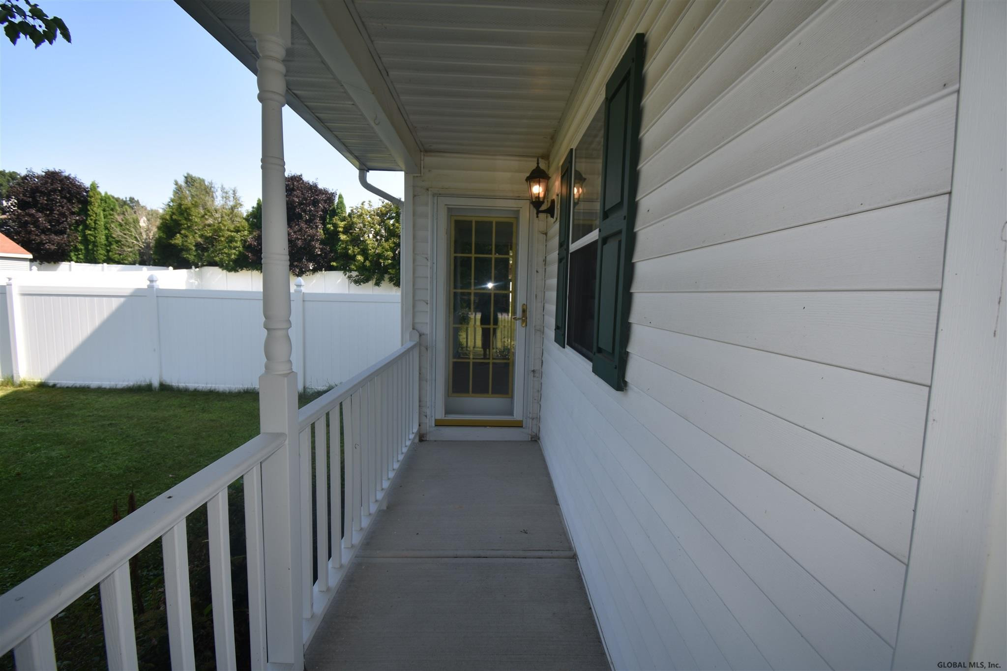 67 Raylinsky Road Malta, NY 12019 - Photo 4 of 32 Photo 4