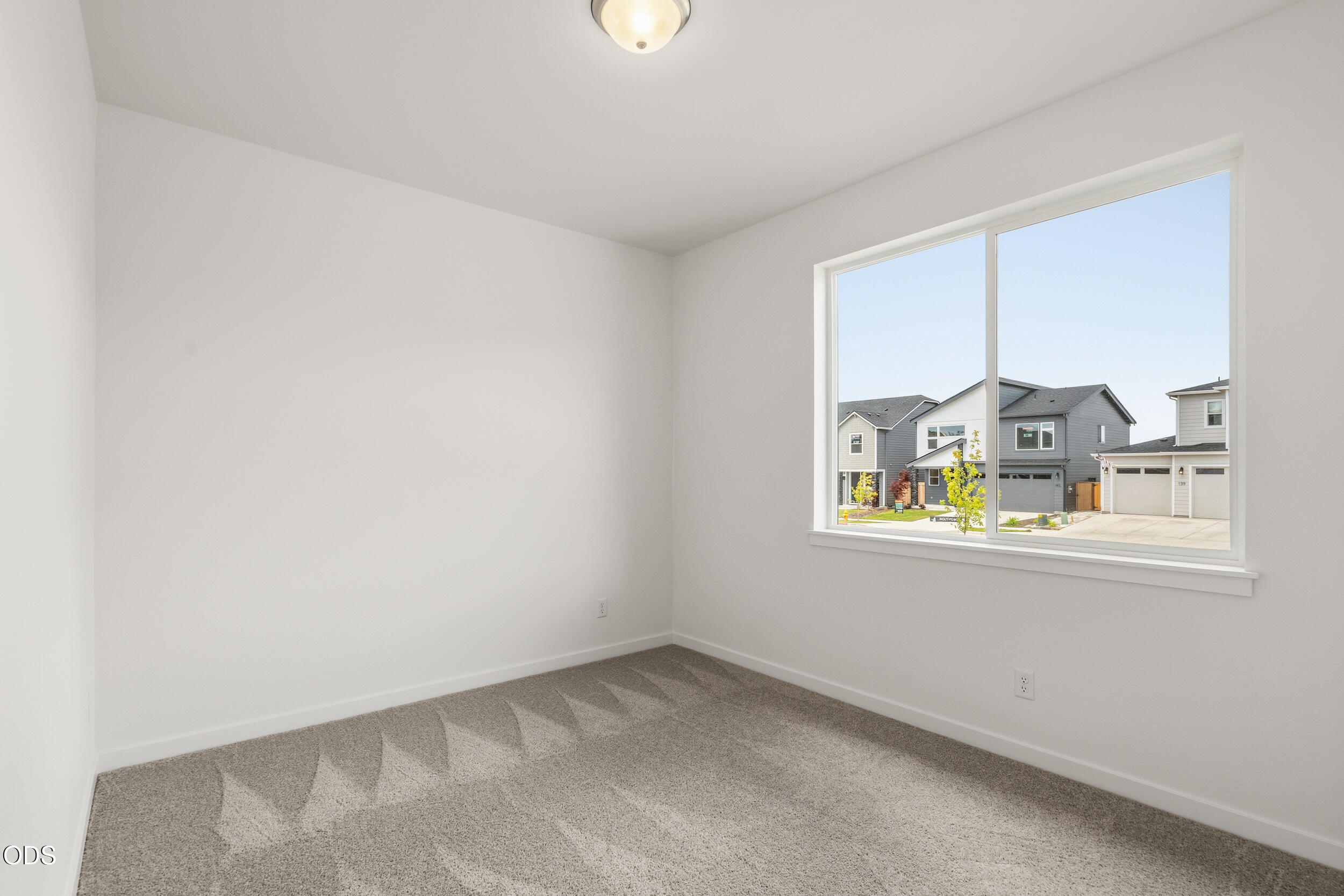 136 Valemont Drive, Unit 13 Eagle Point, OR 97524 - Photo 23 of 31