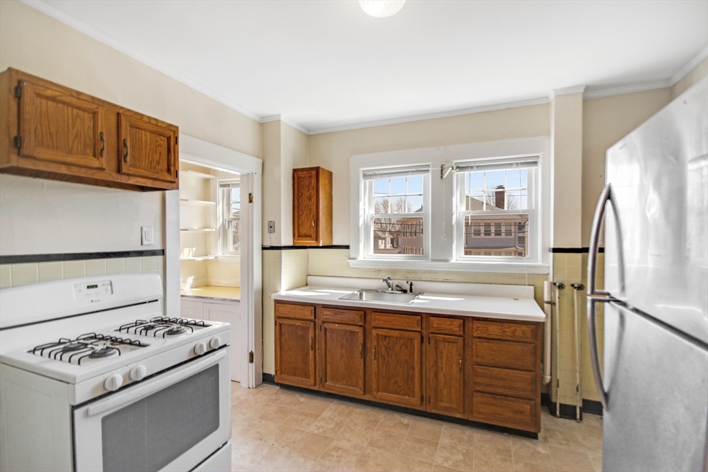 2-4 Clyde Road, Unit 2 Watertown, MA 02472 - Photo 9 of 22 Gallery Image 9