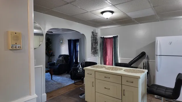 $2,200 | 243 Columbia Street, Unit 2, Fall River, MA 02721