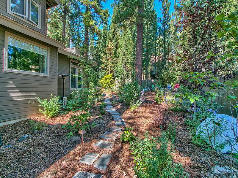 818 Ophir Peak Road Incline Village, NV 89451 - Photo 28 of 31 a backyard of a house with lots of green space