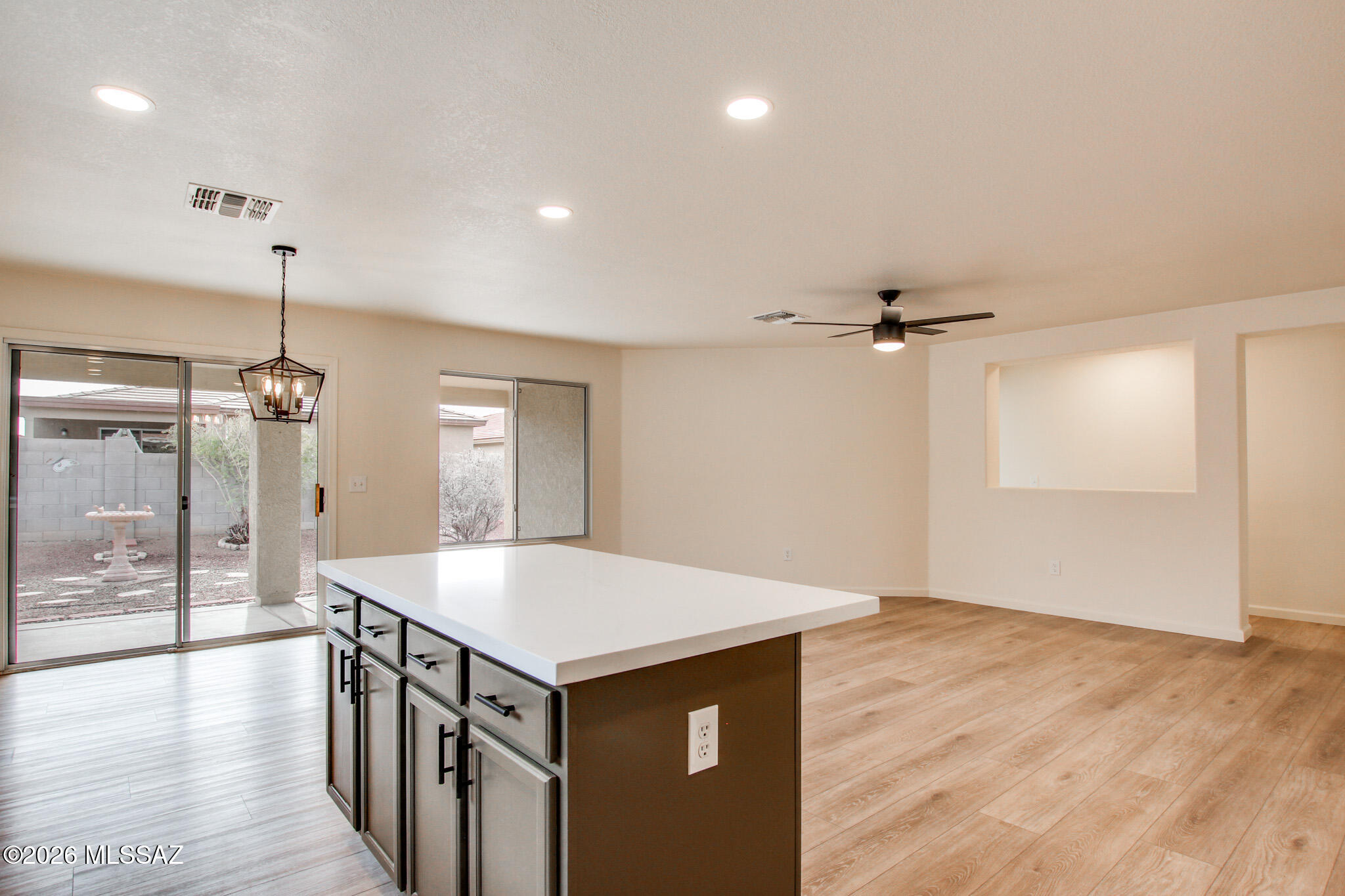 9410 East Grapevine Spring Place Tucson, AZ 85710 - Photo 5 of 37 photo-20158