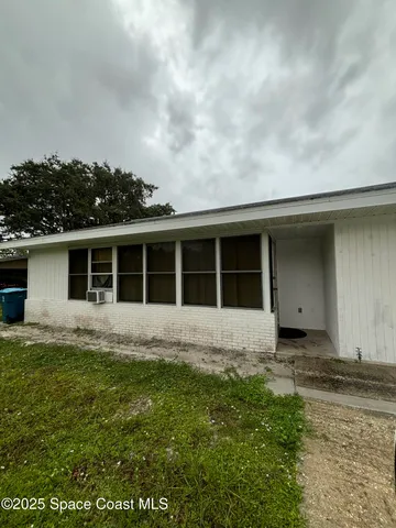 $1,900 | 2660 Pine Street Northeast, Palm Bay, FL 32905