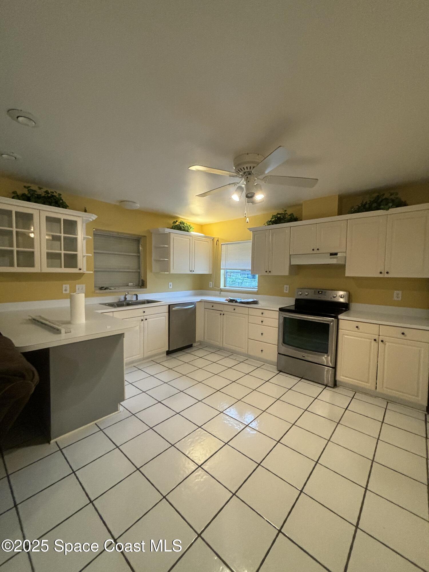 2660 Pine Street Northeast Palm Bay, FL 32905 - Photo 4 of 25 IMG_6446