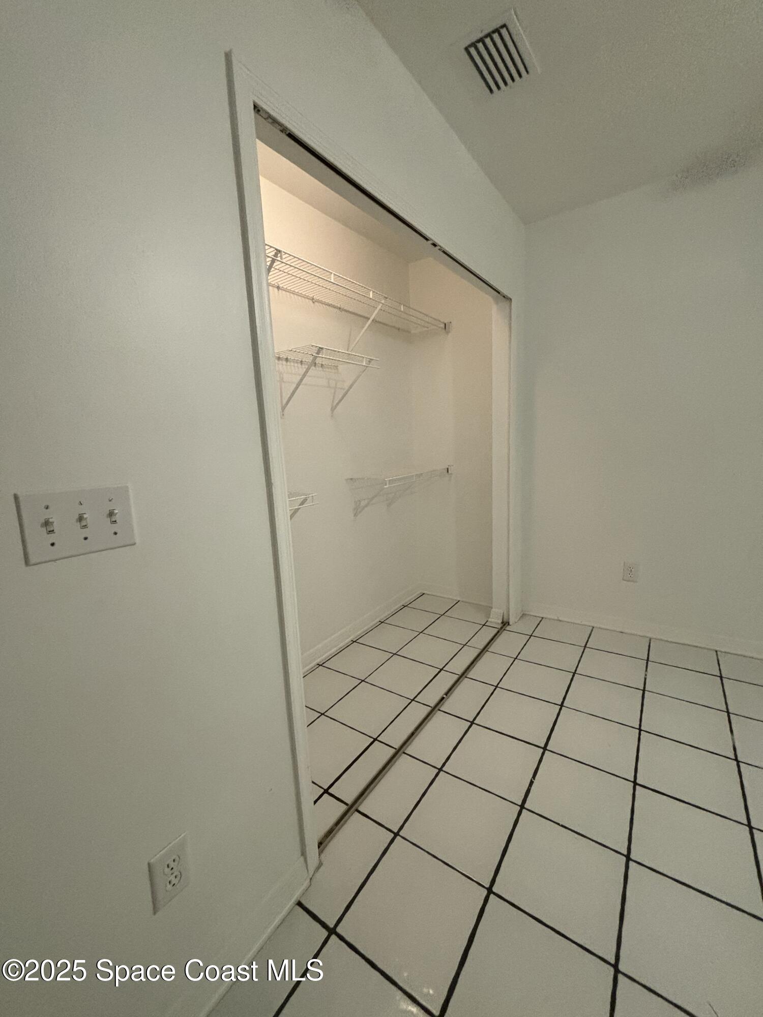 2660 Pine Street Northeast Palm Bay, FL 32905 - Photo 10 of 25 IMG_6443