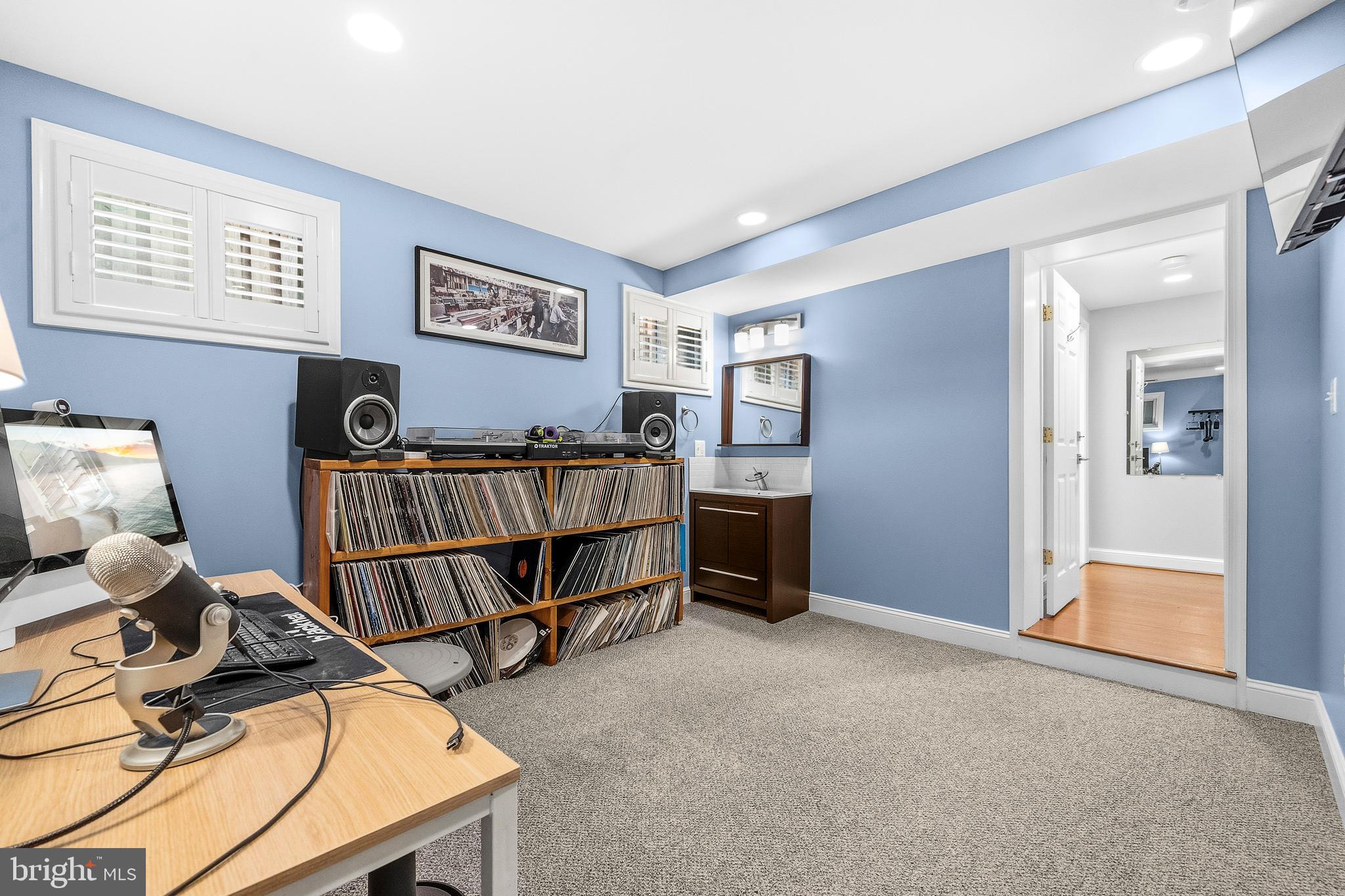 968 North Rochester Street Arlington, VA 22205 - Photo 40 of 73