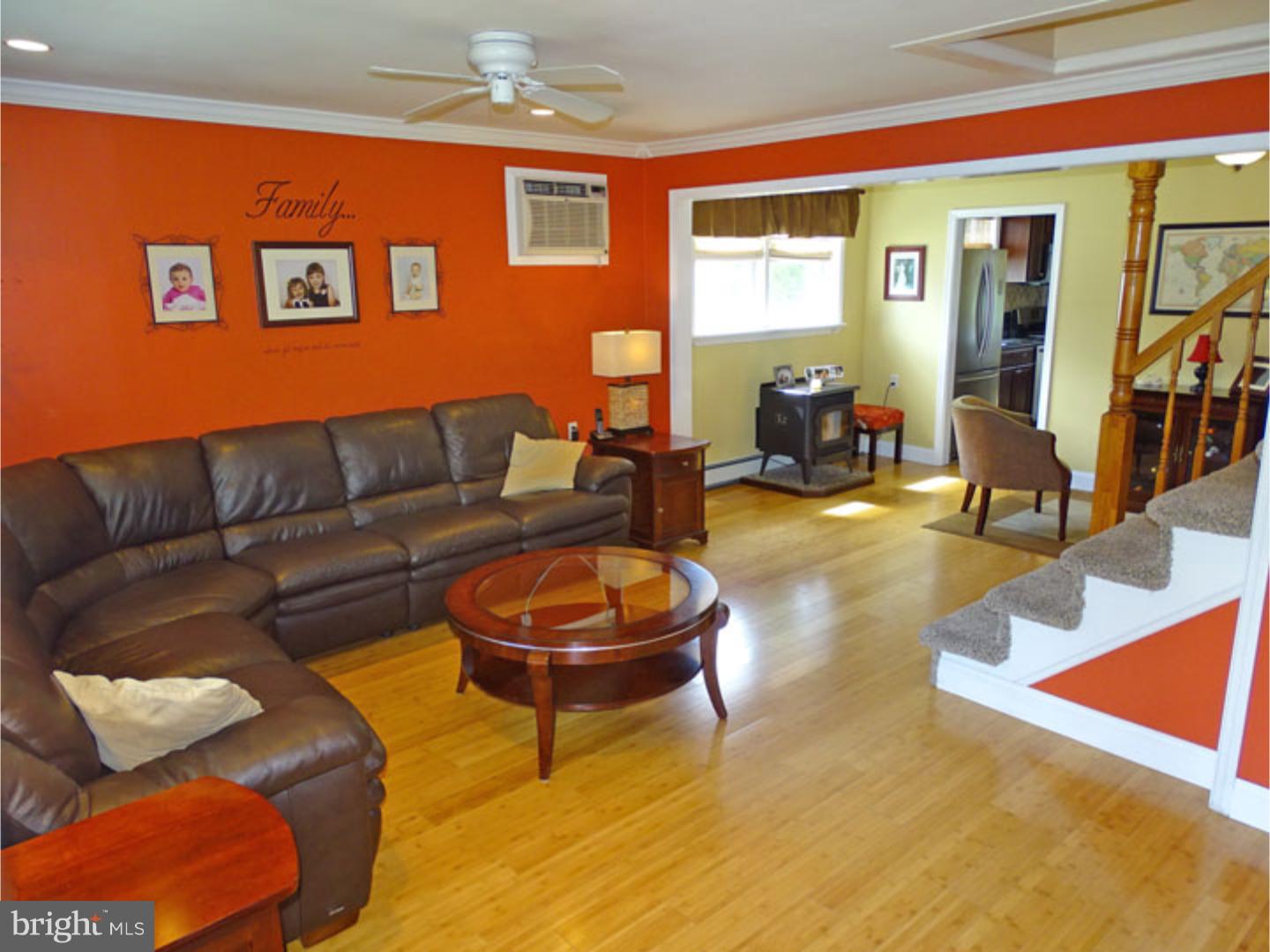 9202 Horatio Road Philadelphia, PA 19114 - Photo 3 of 25 Gallery Image 3