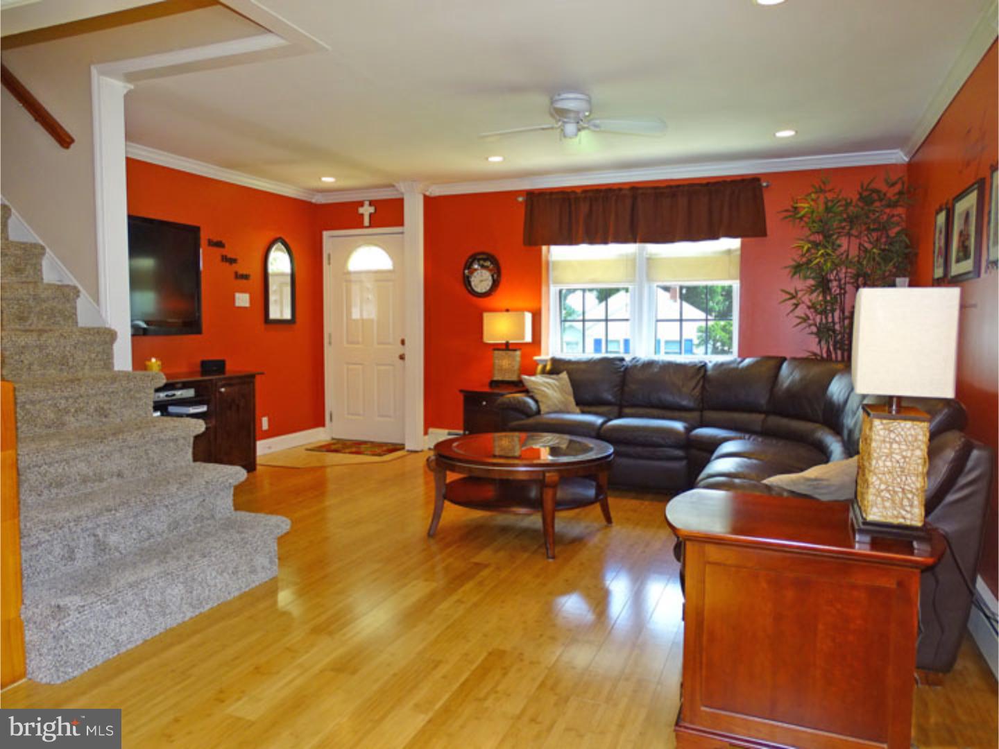 9202 Horatio Road Philadelphia, PA 19114 - Photo 4 of 25 Gallery Image 4