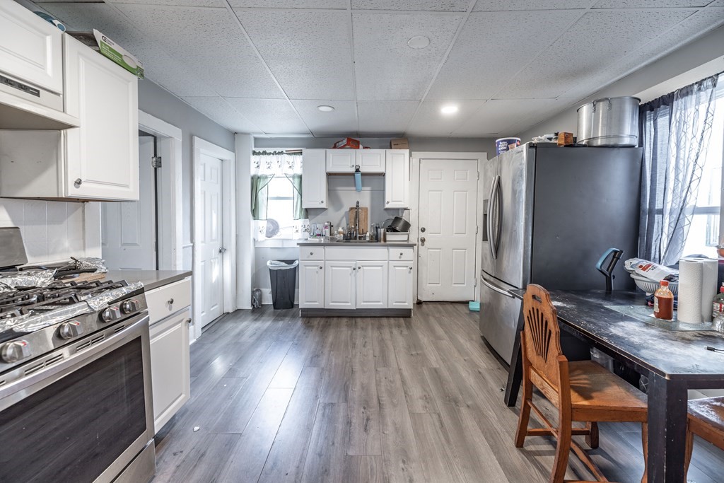 73 Tyler Street Springfield, MA 01109 - Photo 4 of 21 Gallery Image 4