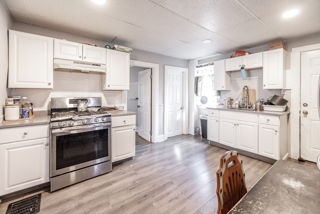 73 Tyler Street Springfield, MA 01109 - Photo 5 of 21 Gallery Image 5