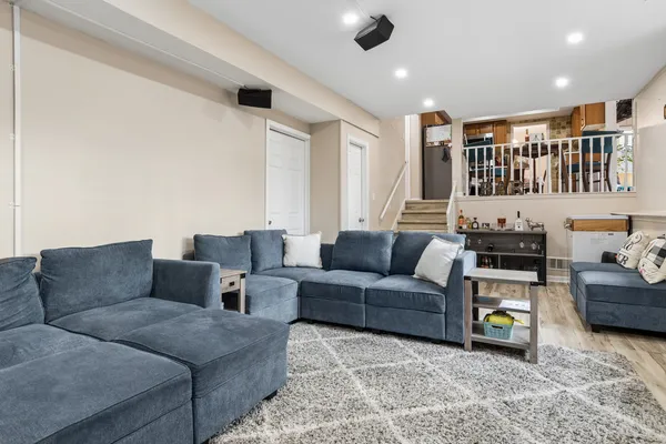 $369,000 | 407 Greenfield Road, Shorewood, IL 60404