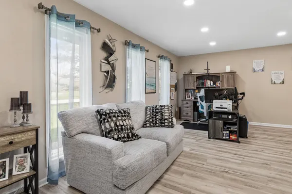 $369,000 | 407 Greenfield Road, Shorewood, IL 60404