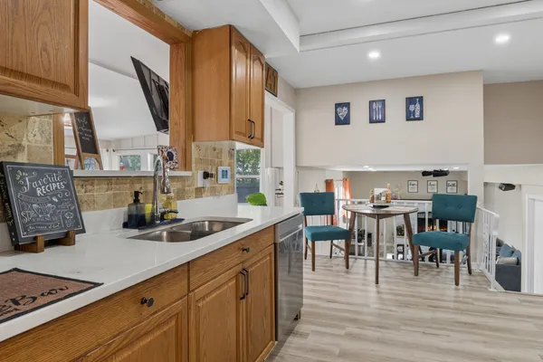 $369,000 | 407 Greenfield Road, Shorewood, IL 60404