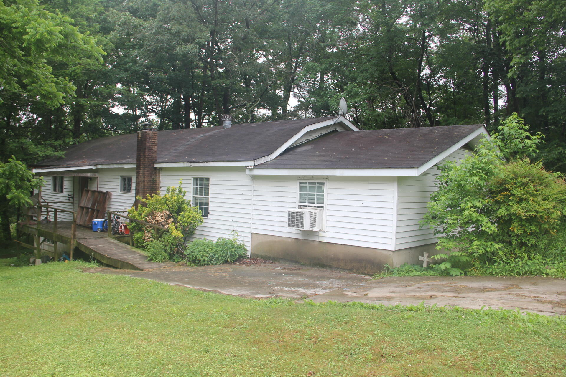 523 Cannon Road LaFayette, GA 30728 - Photo 2 of 26 IMG_4694