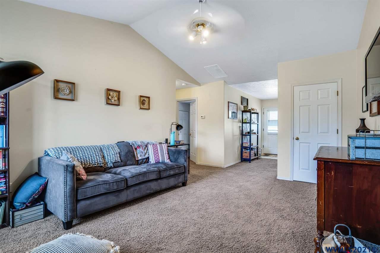6996 Ridgetop Drive Northeast Keizer, OR 97303 - Photo 8 of 29 Gallery Image 8