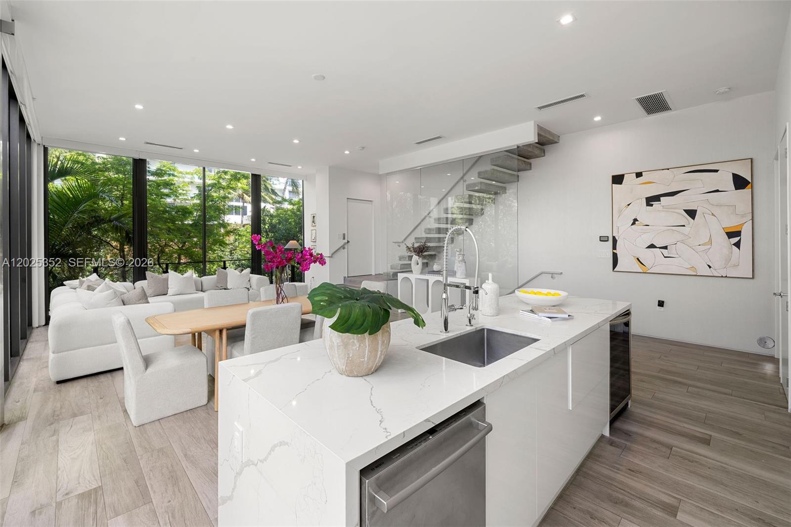 1525 Bay Road Miami Beach, FL 33139 - Photo 4 of 45