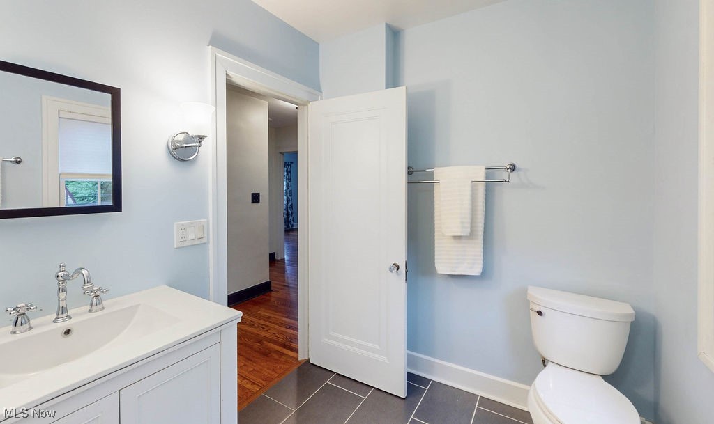 3304 Avalon Road Cleveland, OH 44120 - Photo 19 of 25 Another view of the bathroom.