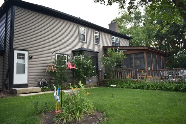 $734,900 | 175 Hilltop Avenue, Barrington, IL 60010