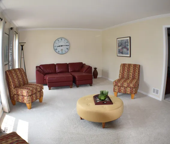 $734,900 | 175 Hilltop Avenue, Barrington, IL 60010