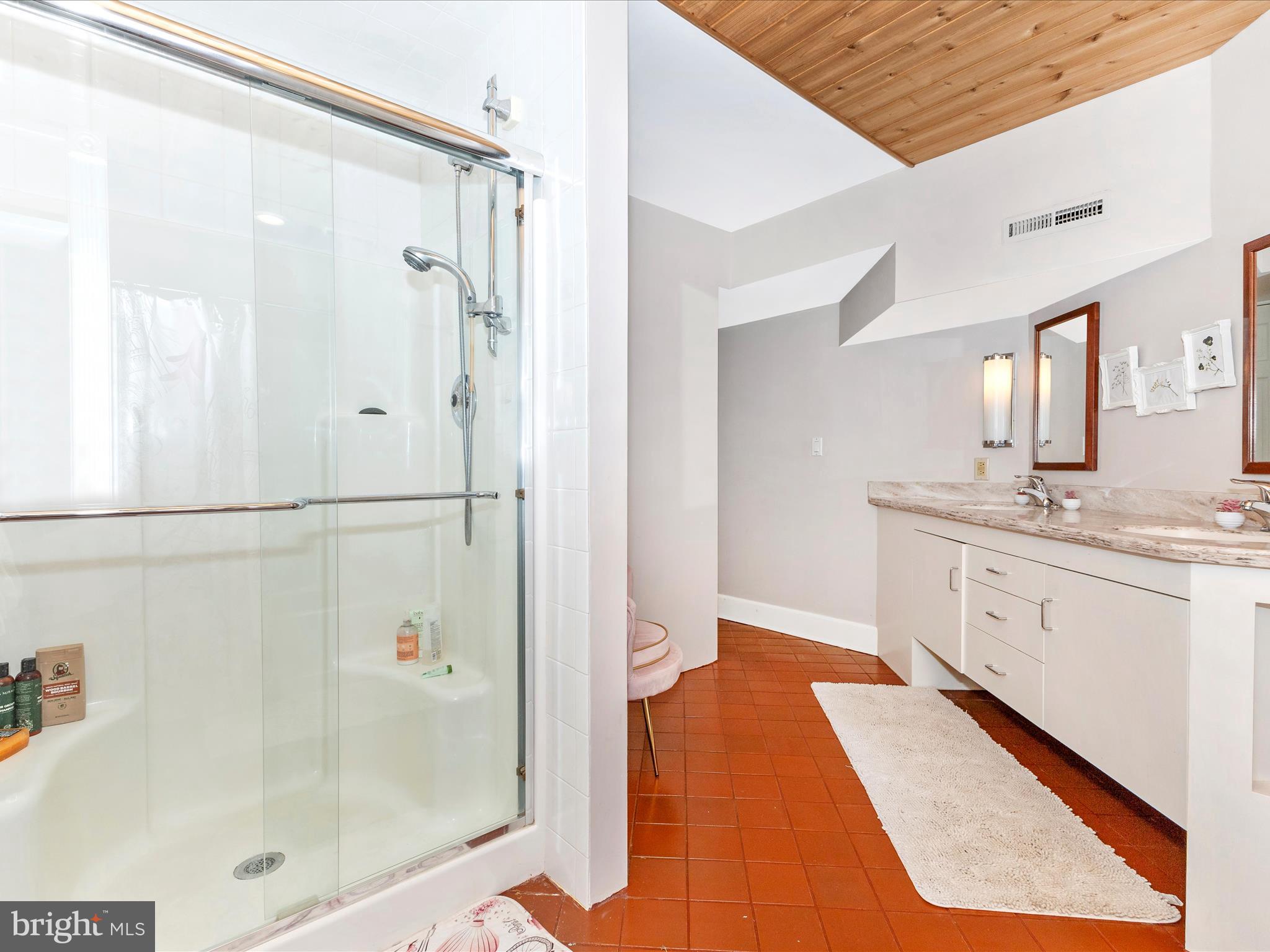 15746 Union Chapel Road Woodbine, MD 21797 - Photo 39 of 68 Bathroom 2