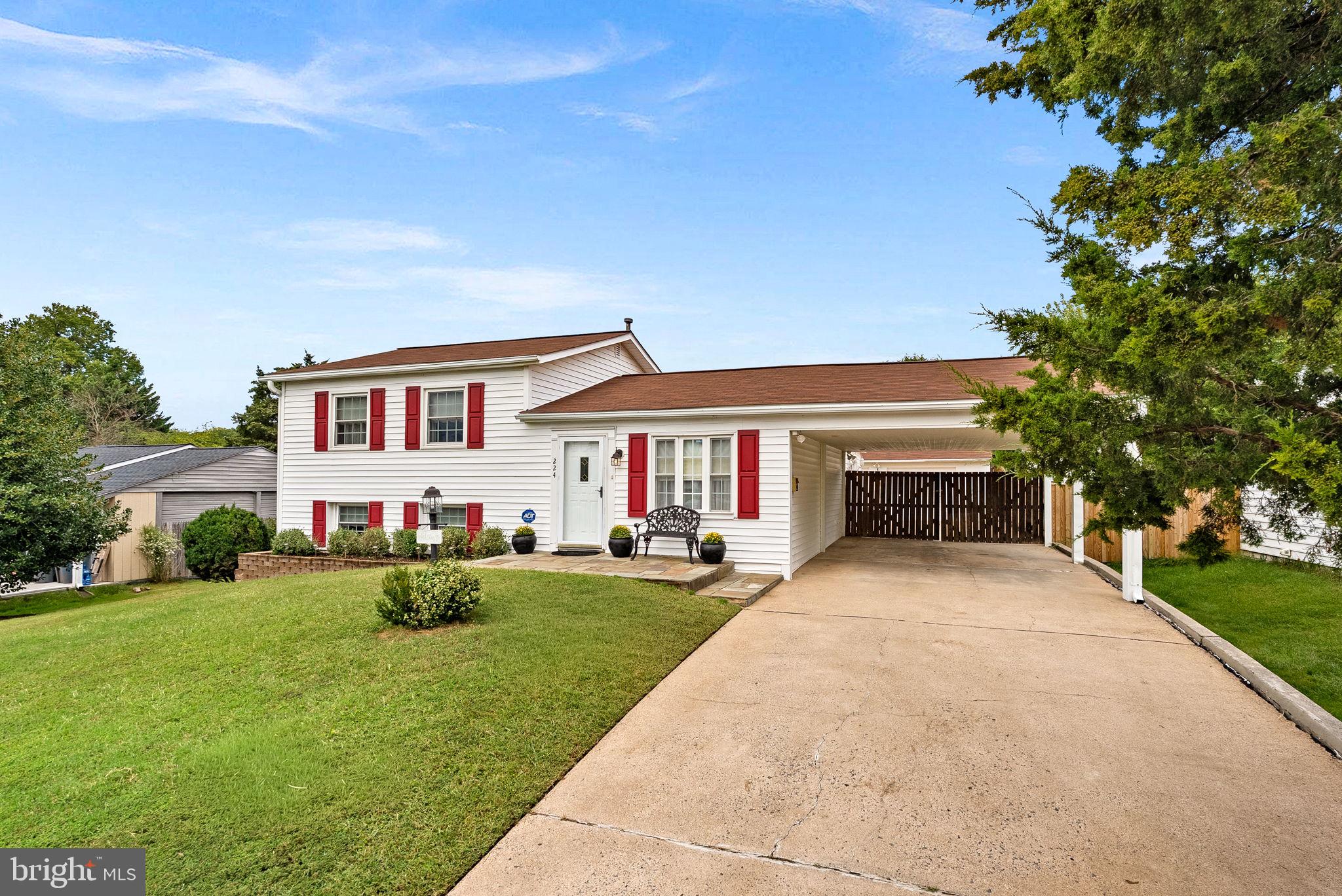 224 West Beech Road Sterling, VA 20164 - Photo 2 of 50 Gallery Image 2