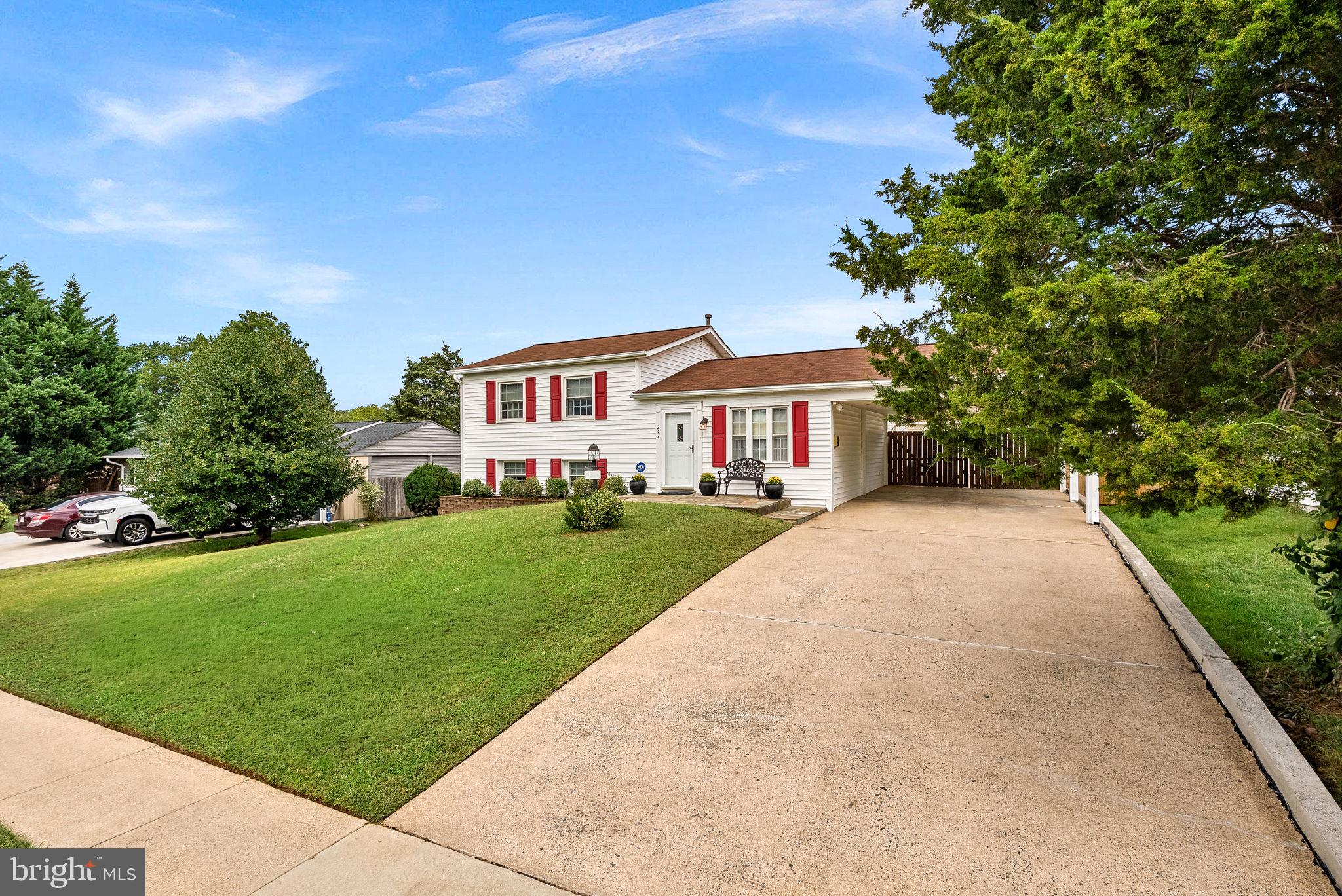 224 West Beech Road Sterling, VA 20164 - Photo 3 of 50 Gallery Image 3