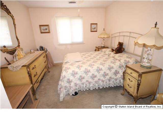 136 Timber Ridge Drive Staten Island, NY 10306 - Photo 8 of 13 Additional Photo